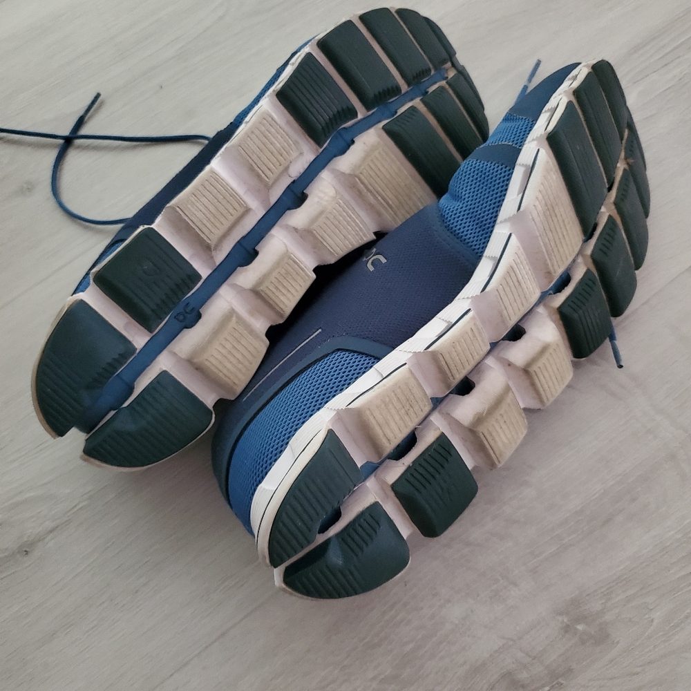 On Cloud Running Shoes - image 3